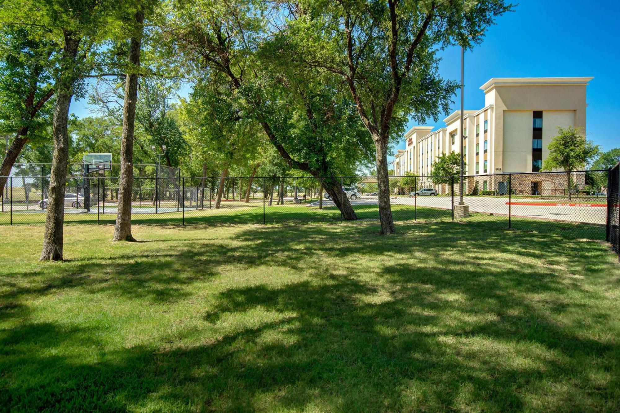 Hampton Inn & Suites Dallas/Plano-East Exterior foto